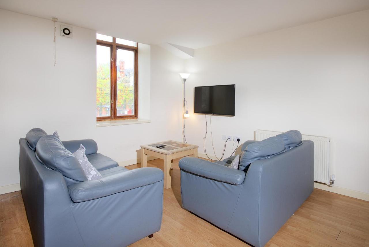 Guest house Centre Private Including Smart Tvs - With Shared Bathroom *